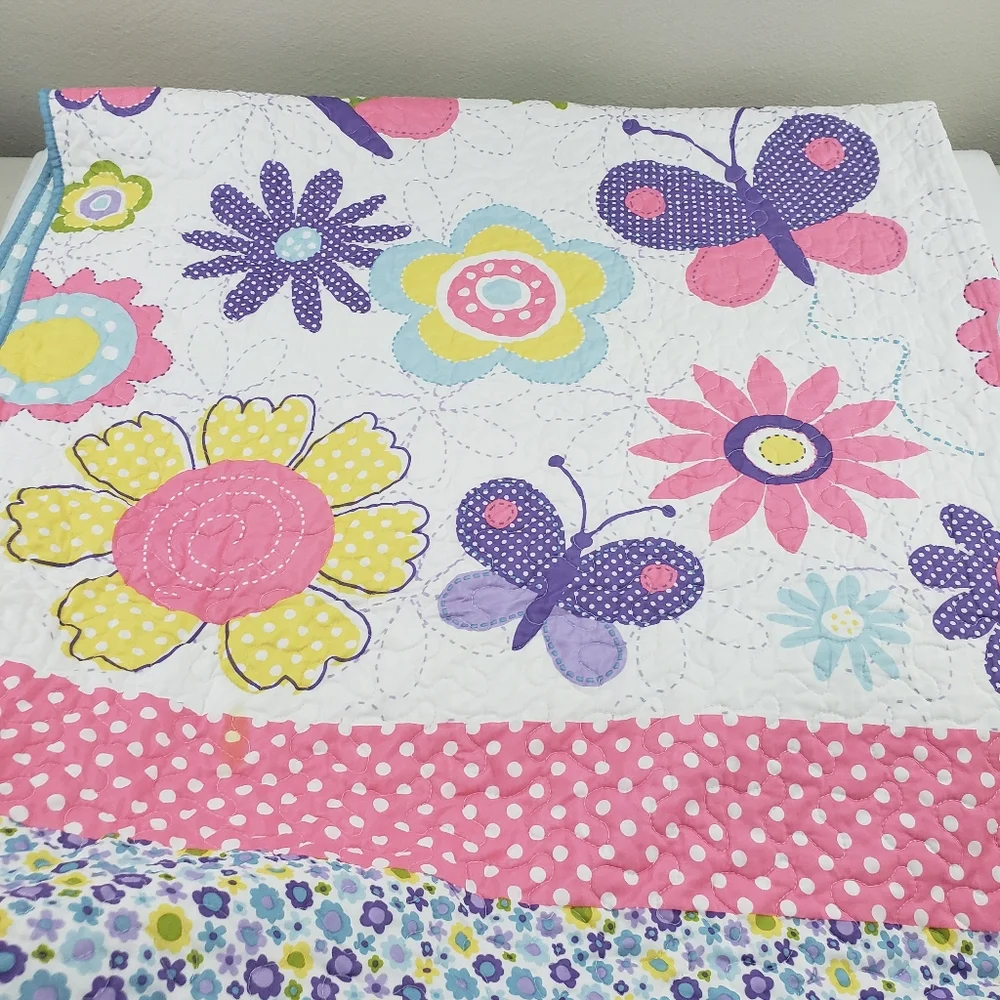 Madison Park Floral Butterfly Polka Dot Girls Twin Sized Quilt / Bed Cover